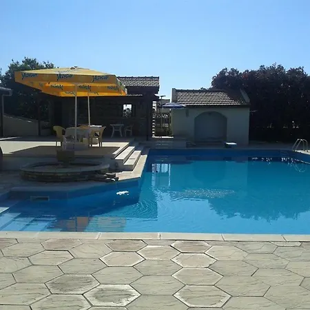 Paradise Bed & Breakfast Kazaphani