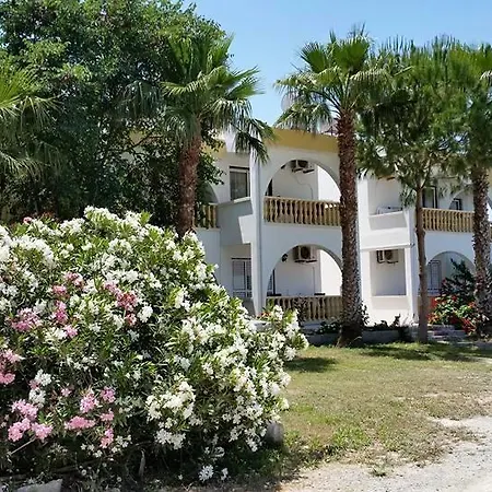 Bed & Breakfast Paradise 2*