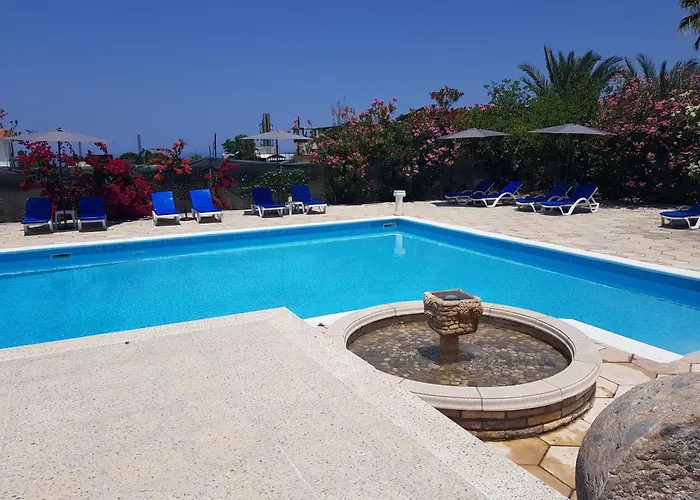 Paradise Bed & Breakfast Kazaphani