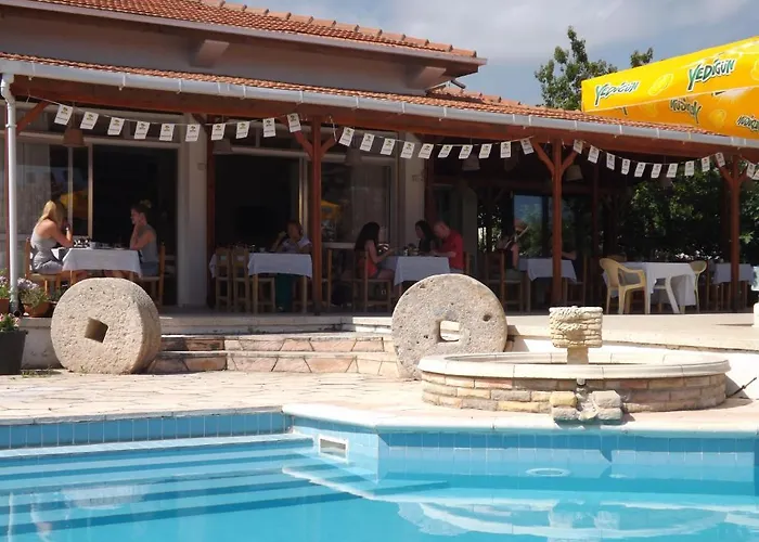 Paradise Bed & Breakfast Kazaphani